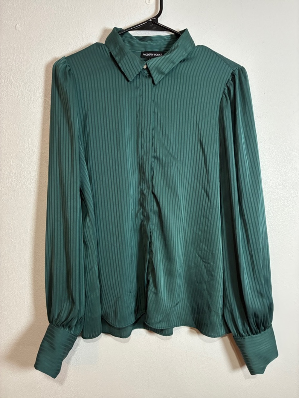 MODERN WORKS Emerald Green Pleated Button-Front Blouse